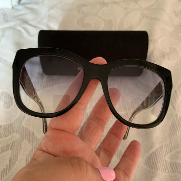 Dolce&Gabbana sun glasses authentic - Picture 4 of 15